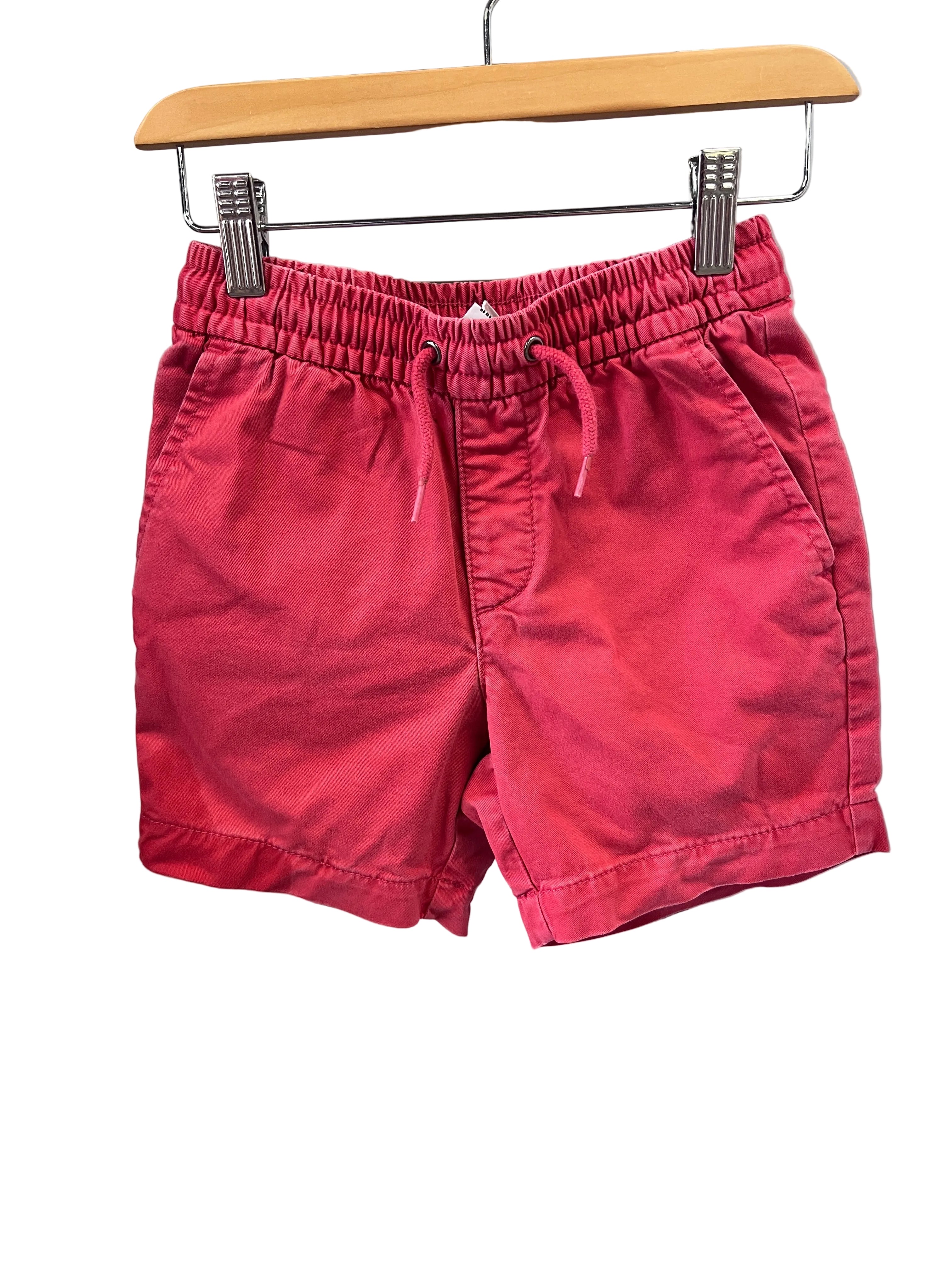 red Gap shorts, 6-7y
